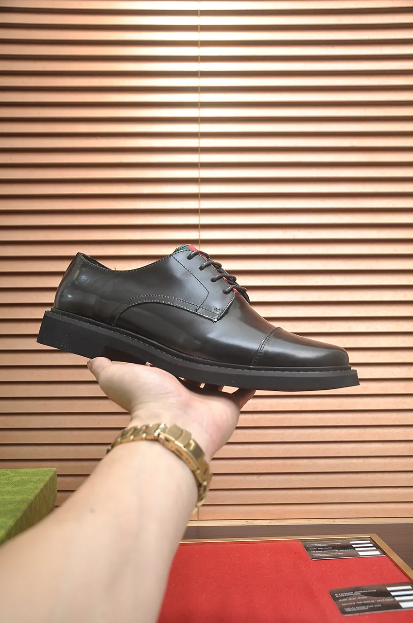 Men's shoes💰540💶Italy's top luxury men's shoe giant (GUCCI) (Gucci) (full cowhide lining) new arrival🍃Original European style🔰 Pleasant to the eye😍In order to make the shoes more durable and non-deformable🌀The production continues to follow traditional methods but there is still no lack of innovation💪Choose original sheepskin for the leather♻️ Smooth and natural And extra bright ⭐Made of imported cowhide, the first choice of rich people 38-45 (45 customized)